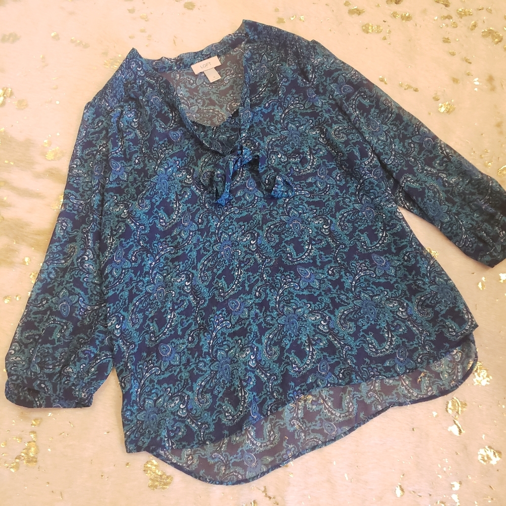 EUC Ann Taylor Loft M Blue Green Paisley Blouse